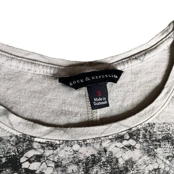 Rock and Republic Gray Grunge Punk Y2K Gothic Skull Print Tattoo Style Tank Top - Picture 5 of 7